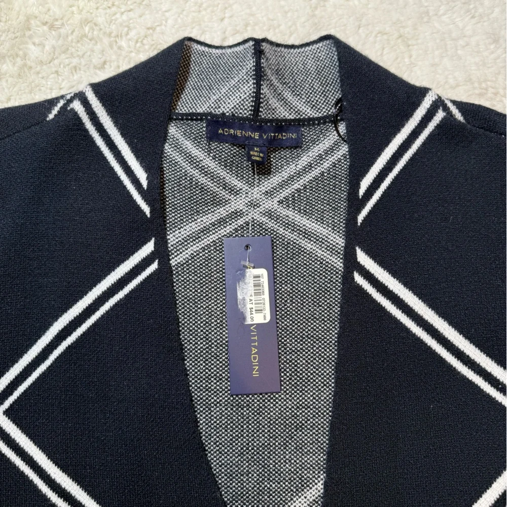 NWT-Adrienne Vittadini black & white diamond pattern open-front belted cardigan - Picture 3 of 6